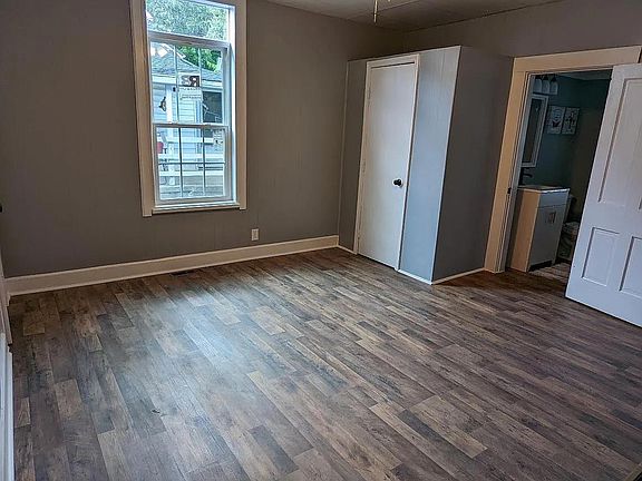 4th image of 434 W Pleasant St