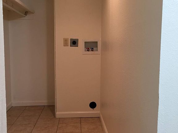 5th image of 807 Knox Ave APT 1