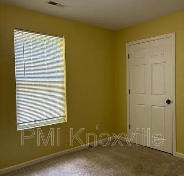 2340 Boxwood Ln — Photo 14