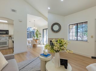 26 Washington Square Dr, Milpitas, CA 95035