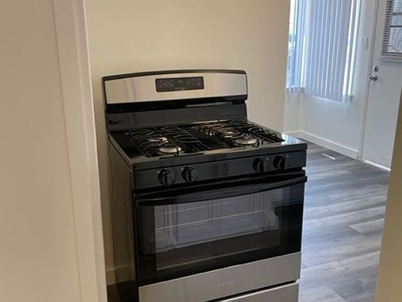 3rd image of 145 & 147 E 52nd St #147