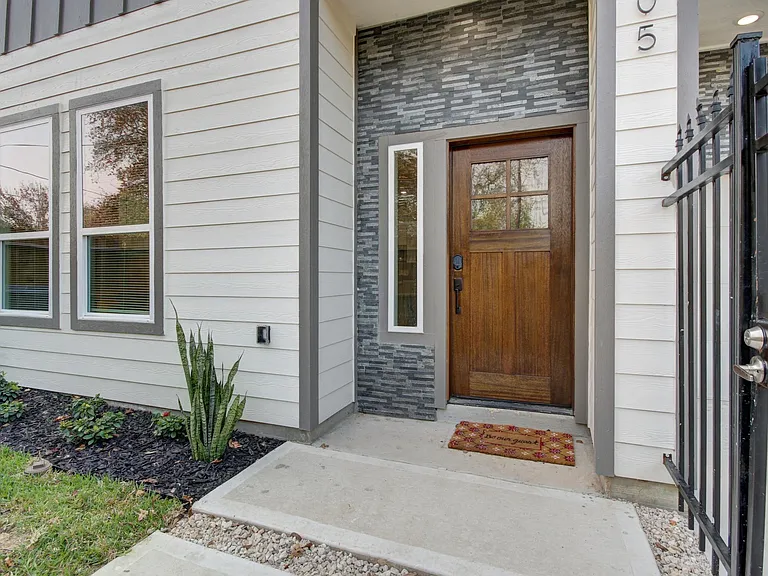 9305 Tower St — Photo 50