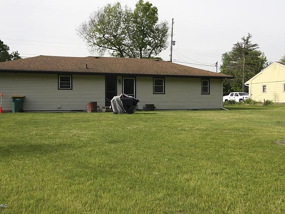 3rd image of 107 Parkridge Dr