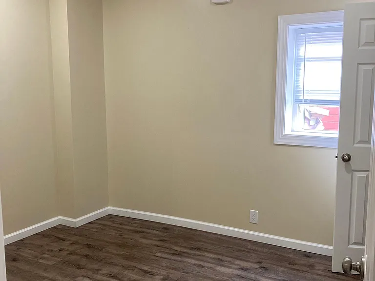 328 Penn Ave #5 — Photo 5