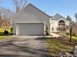 765 Shepard Dr SE, Lowell, MI 49331