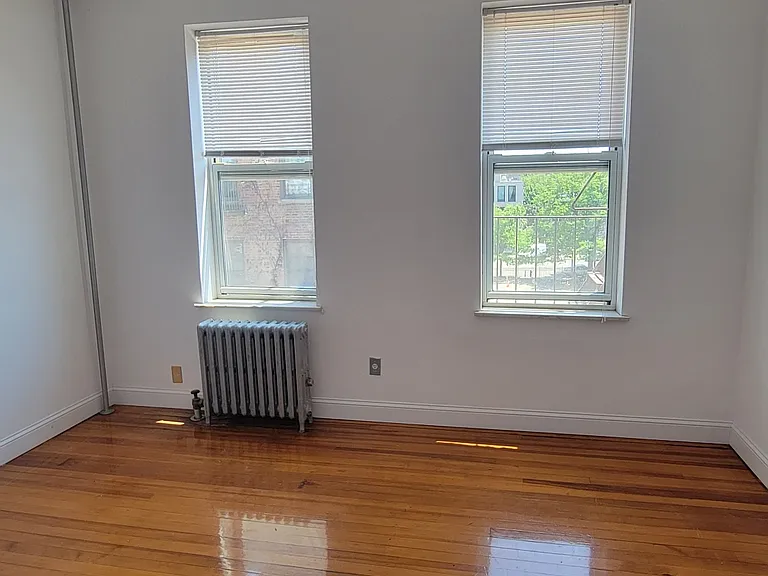 21-39 29th St #10 — Photo 7