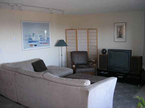 3rd image of 11239 Greenwood Ave N APT 401