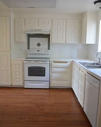 4th image of 700 Greenwich Ct