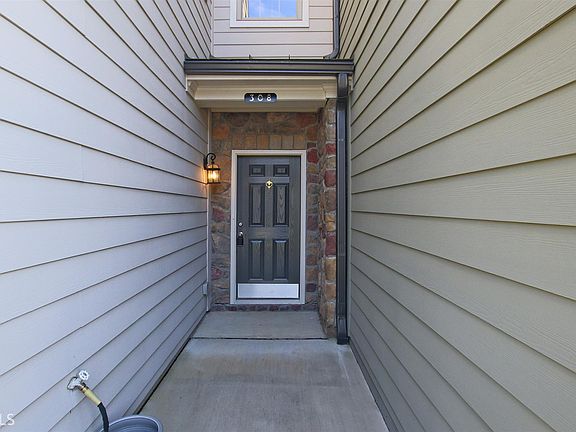 3rd image of 308 Old Stable Dr