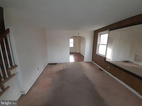 4th image of 5619 Wesley Ave