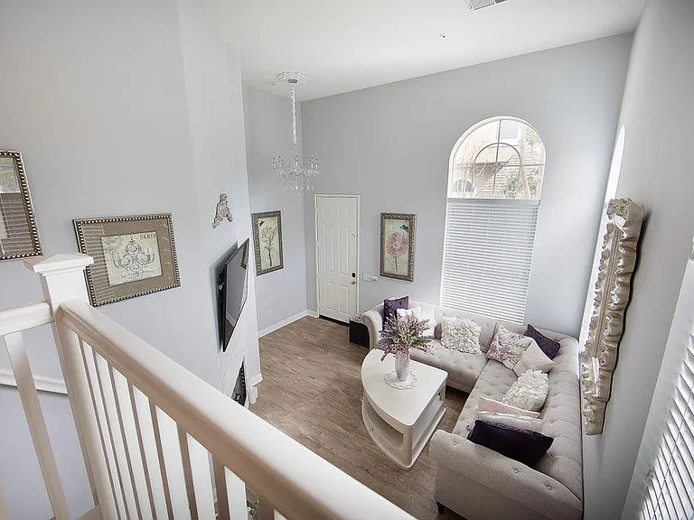 16 Benchmark Ln — Photo 2