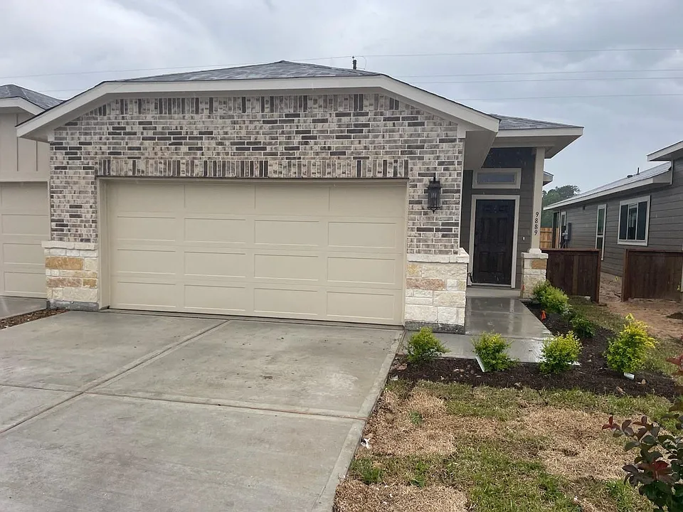 9889 Grosbeak Ln