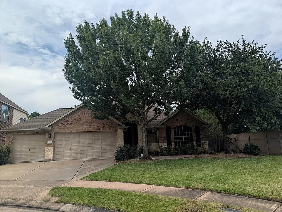 14915 Bronze Finch Dr