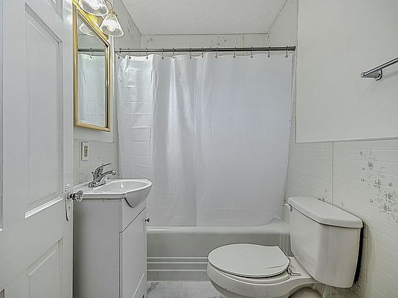 5th image of 1392 E Center St