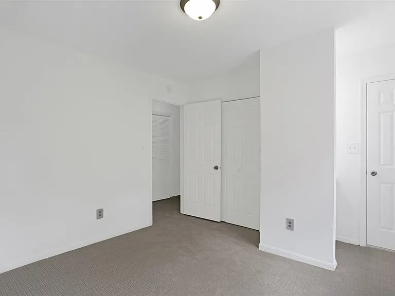 4930 Bradley Blvd — Photo 12