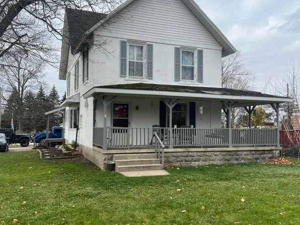 23 S Weaver Ave, Fremont, MI 49412