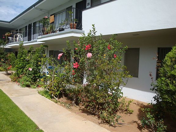 2nd image of 2950 Clairemont Dr #22