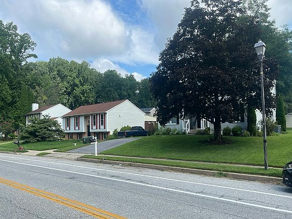 2nd image of 9626 Winands Rd