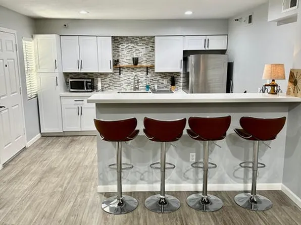 8020 E Thomas Rd, Scottsdale, AZ