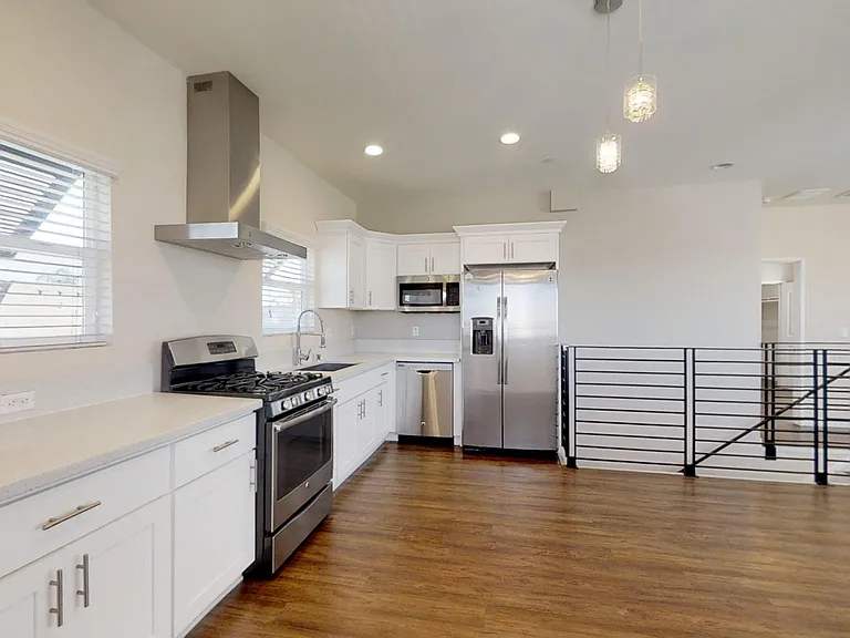 1203 W Gardena Blvd #C — Photo 8