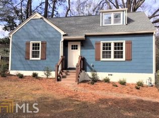 2390 Woodridge Dr, Decatur, GA 30033