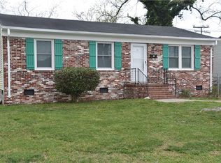 4 Skyland Dr, Hampton, VA 23663