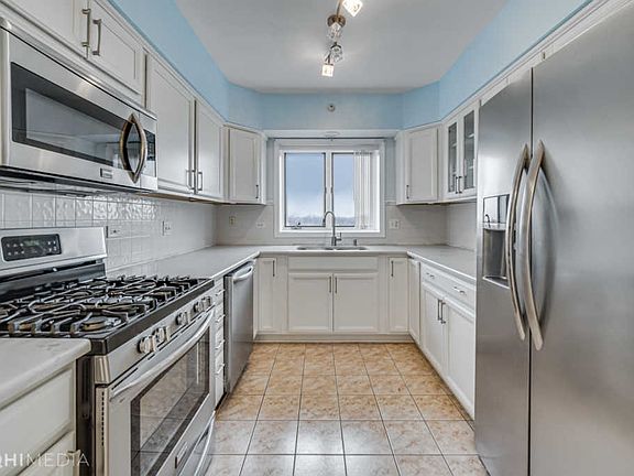 4th image of 1636 Ashland Ave Unit 602