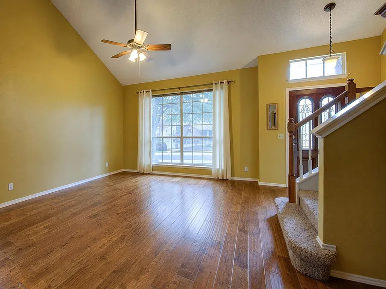 12900 Medina River Way — Photo 8