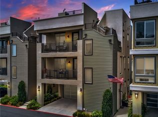 1066 Hampton Dr, Costa Mesa, CA 92627