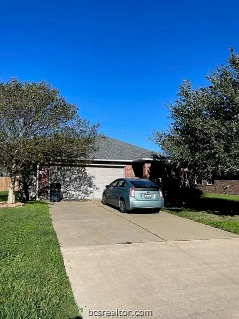 909 Whitewing Ln