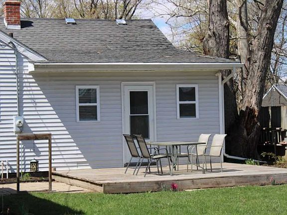4th image of 2721 Prial Ave