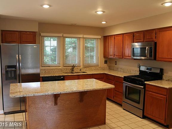 5th image of 9716 Oak Bridge Pl