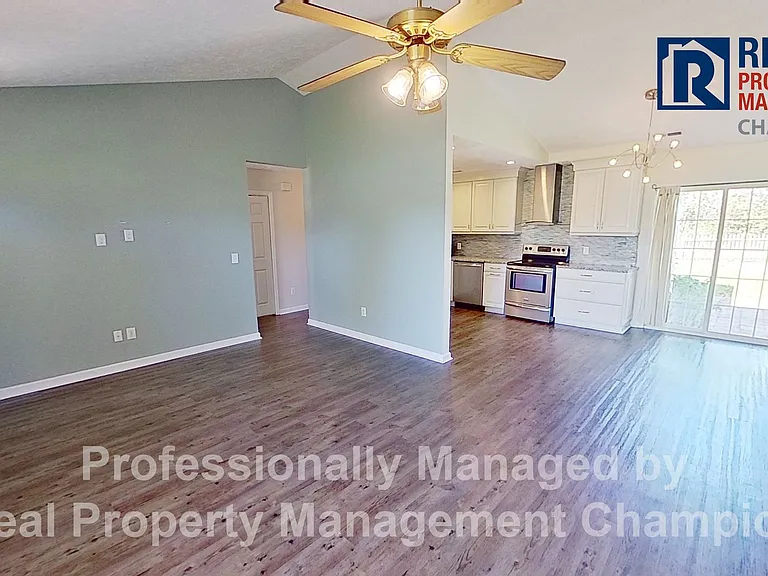 802 Plainfield Ct — Photo 5