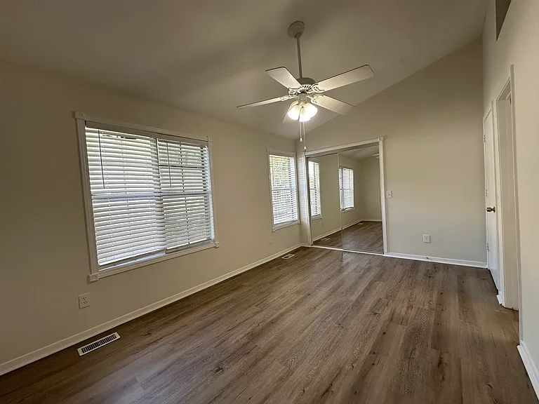 1801 Queen Anne Ct — Photo 14