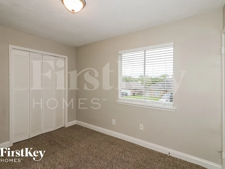 2106 Hazyknoll Ln — Photo 14