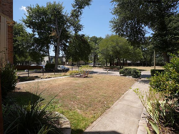 3rd image of 2276 Colony Ct