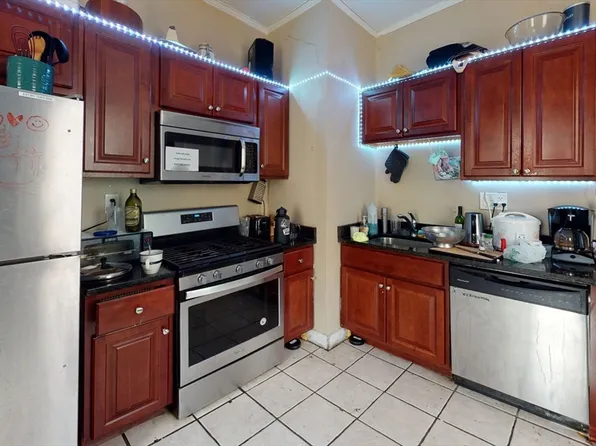 24 Highgate St, Allston, MA 02134