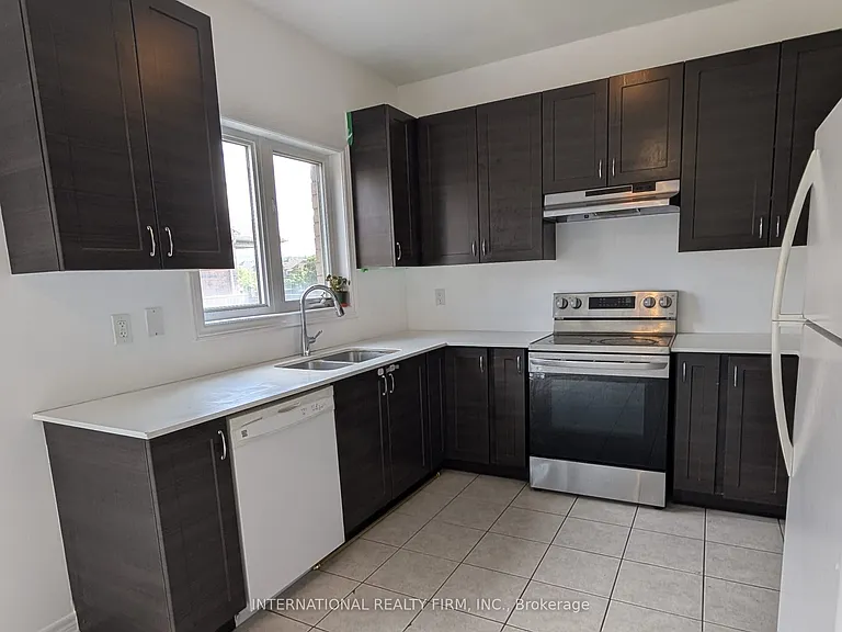 734 Yarfield Cres #MAIN — Photo 8