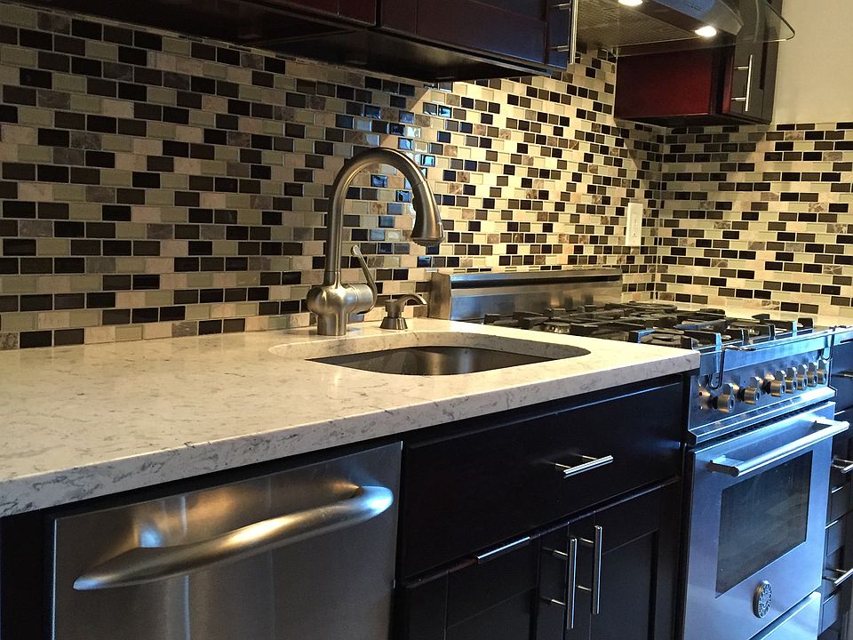 1st image of 2534 Crescent St APT 6P