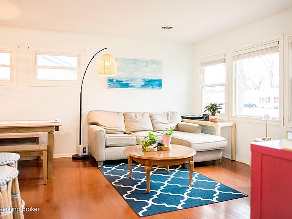 5th image of 3205 Ainslie Way
