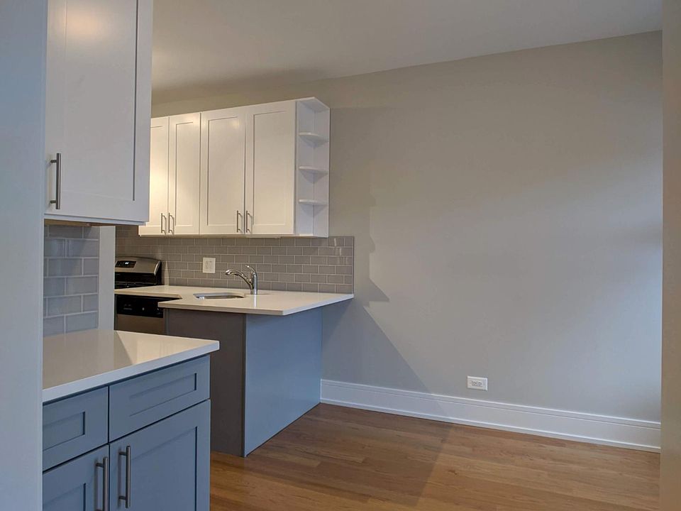 1st image of 4810 N Paulina St #2