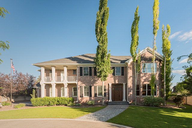 1st image of 350 Sheffield Cir