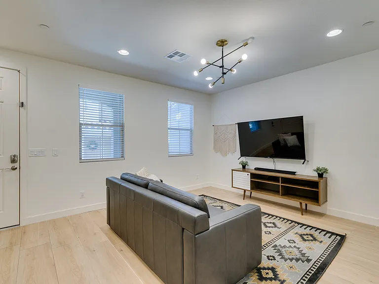 77 Alamere Falls Dr — Photo 7