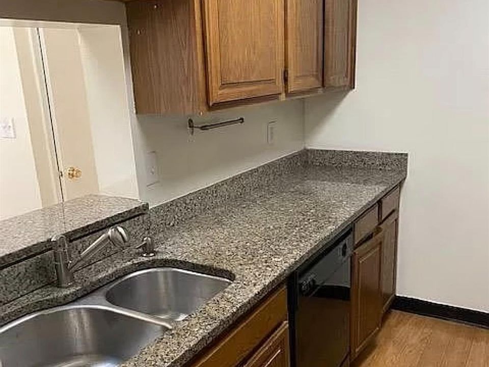 1st image of 1007 Ravens Crest Dr