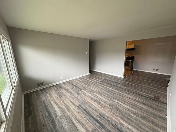 2nd image of 8215 Baywood Dr