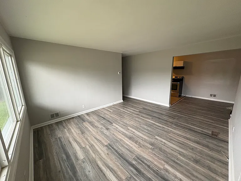 8215 Baywood Dr — Photo 2
