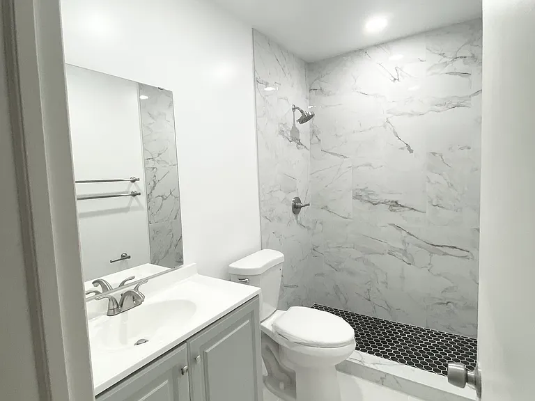 2230 NE 56th Pl #210 — Photo 5