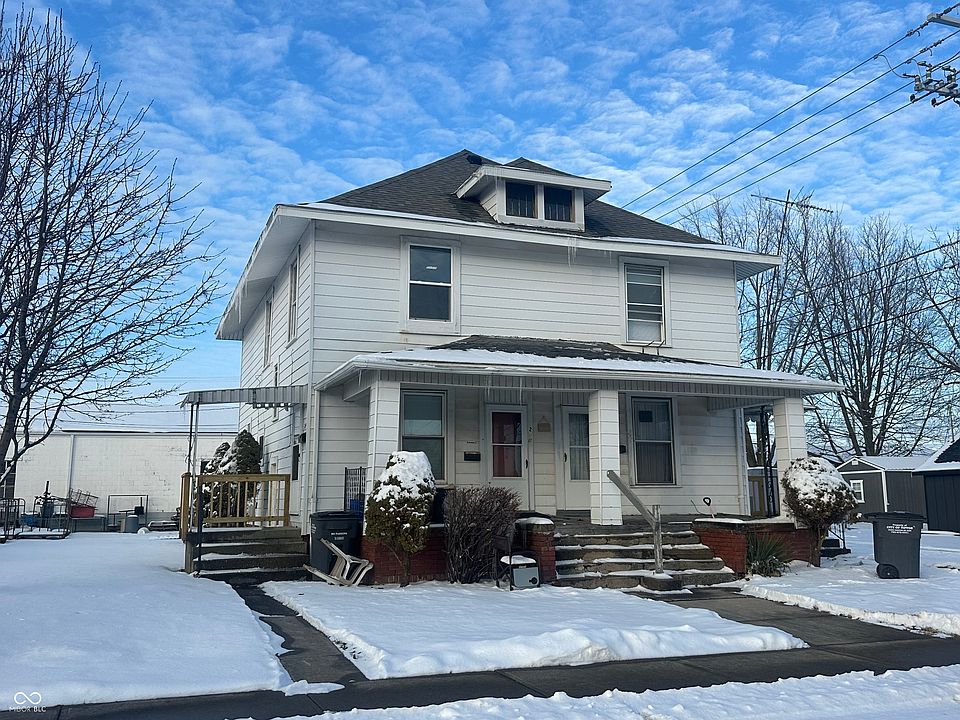 2nd image of 216 E Madison St