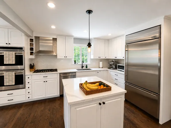 51 Hartman Rd, Newton, MA 02459
