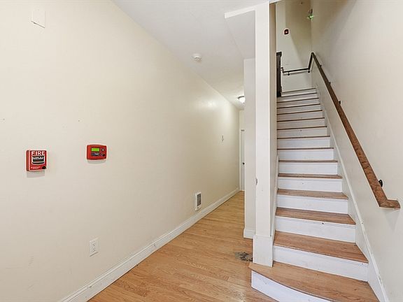 4th image of 80 Pleasant St